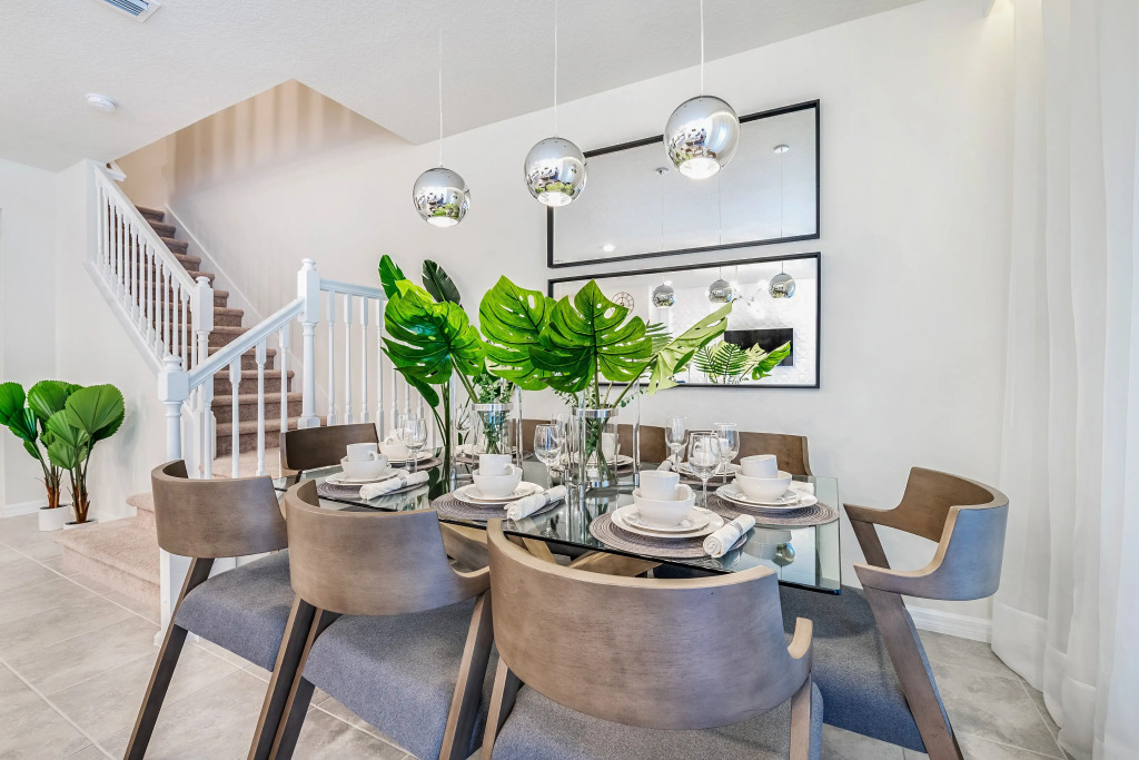 7427 - LUXURY 5 BED Townhome in SOLTERRA RESORT, Davenport, US