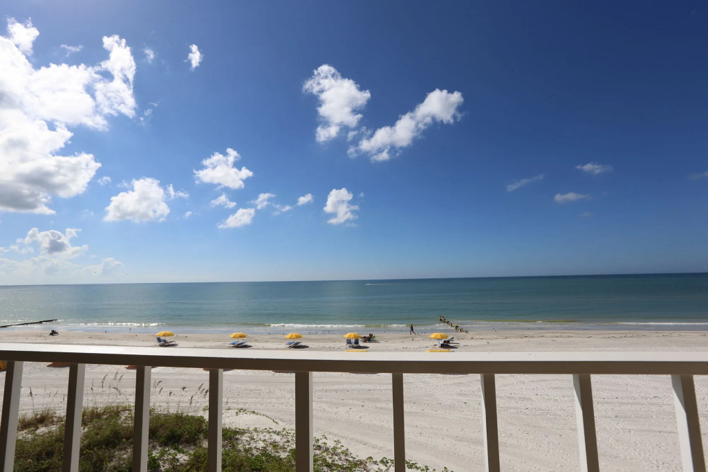 Shoreline Island Resort