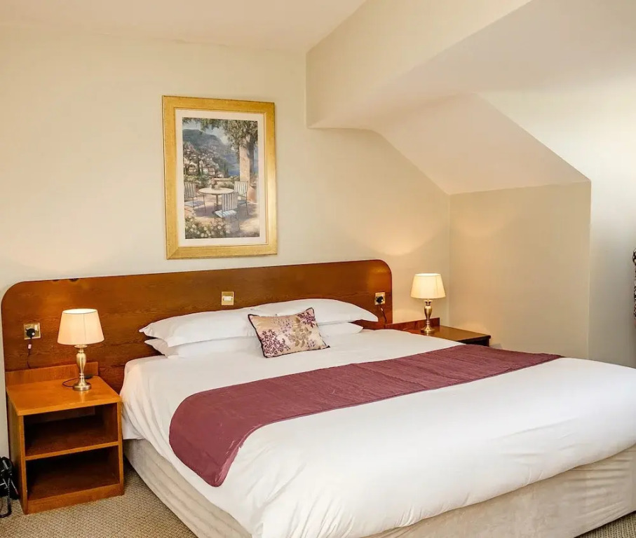 Charlemont Arms Hotel