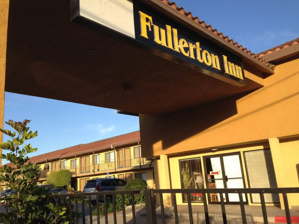 Fullerton Inn