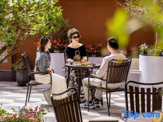 Yining Floating Life Homestay (Yining Airport & Railway Station Branch)