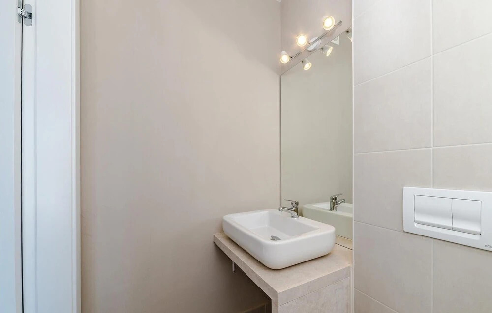 Amazing Home in Povljana With Wifi and 3 Bedrooms