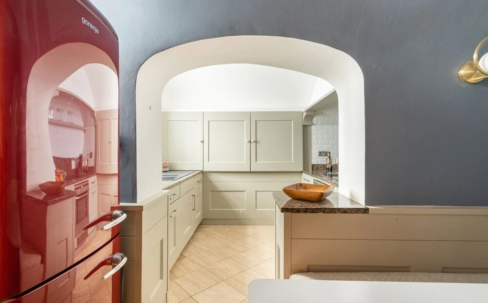 The Pimlico Gardens - Modern 3BDR with Patio & next to River Thames