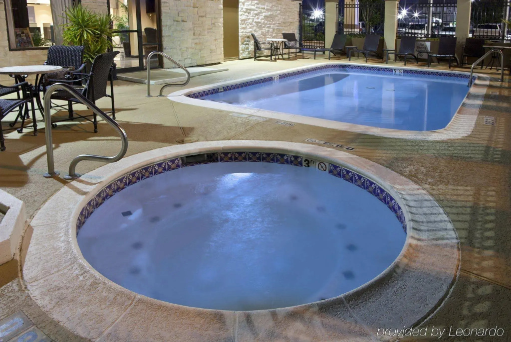 Holiday Inn & Suites Spring - The Woodlands