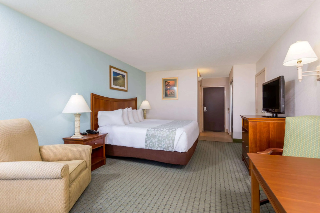 Ramada Plaza by Wyndham Nags Head Oceanfront