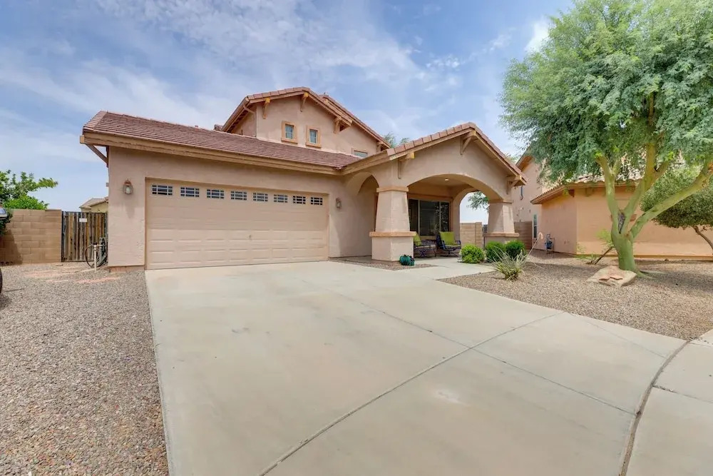 Maricopa Desert Oasis: Fenced Yard w/ Hot Tub