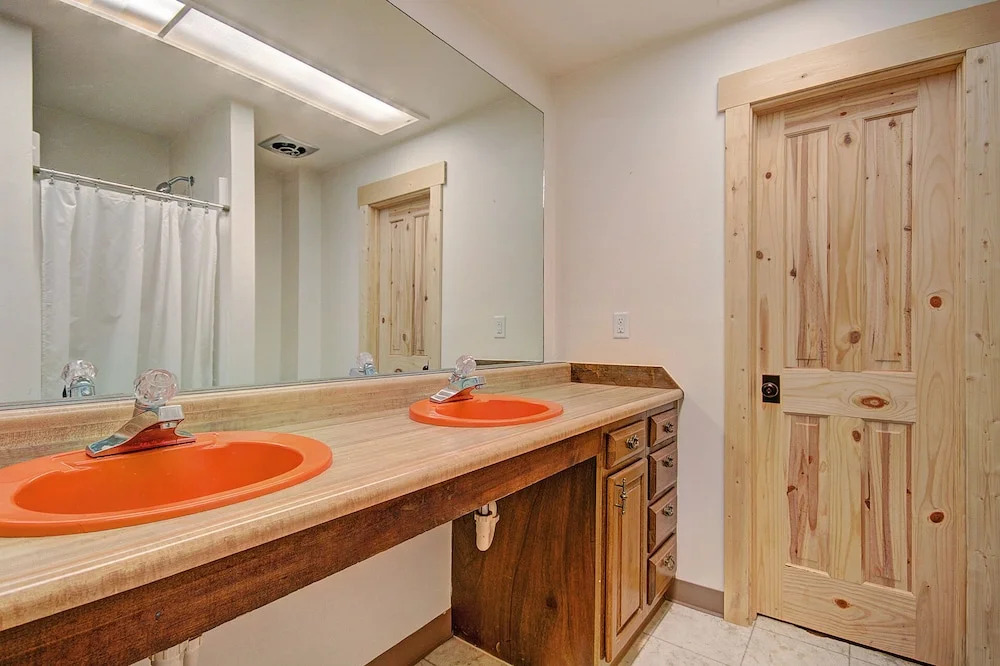 Longbranch 318 - 3 Br Condo