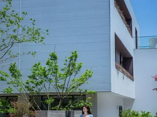 MANZIRAN Hotel