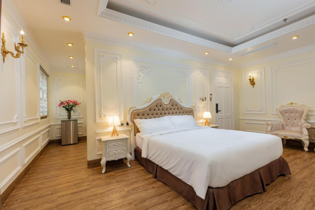 Khách sạn Việt Hoàng 24H