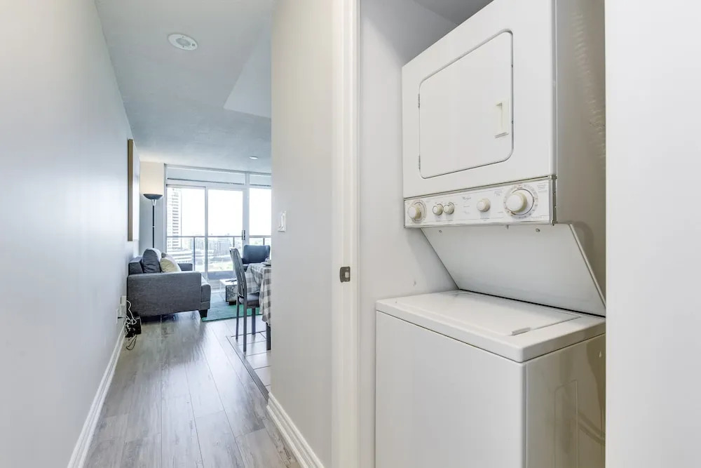 Newly Decorated Condo Great View Parking