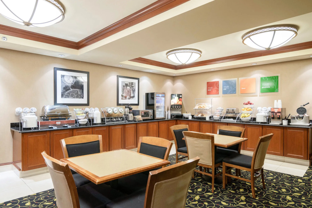 Comfort Inn & Suites Newark - Wilmington