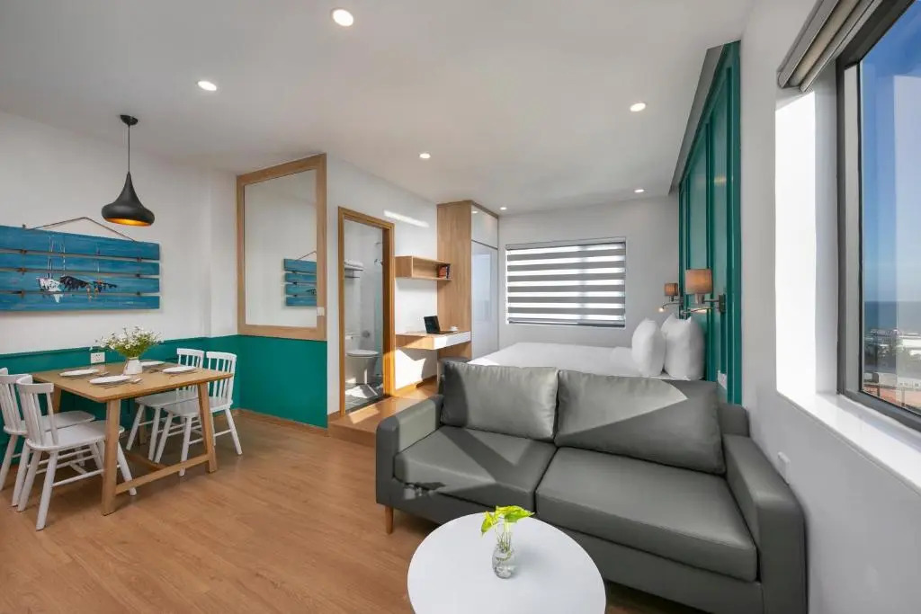 Dolphin Hotel and Apartment