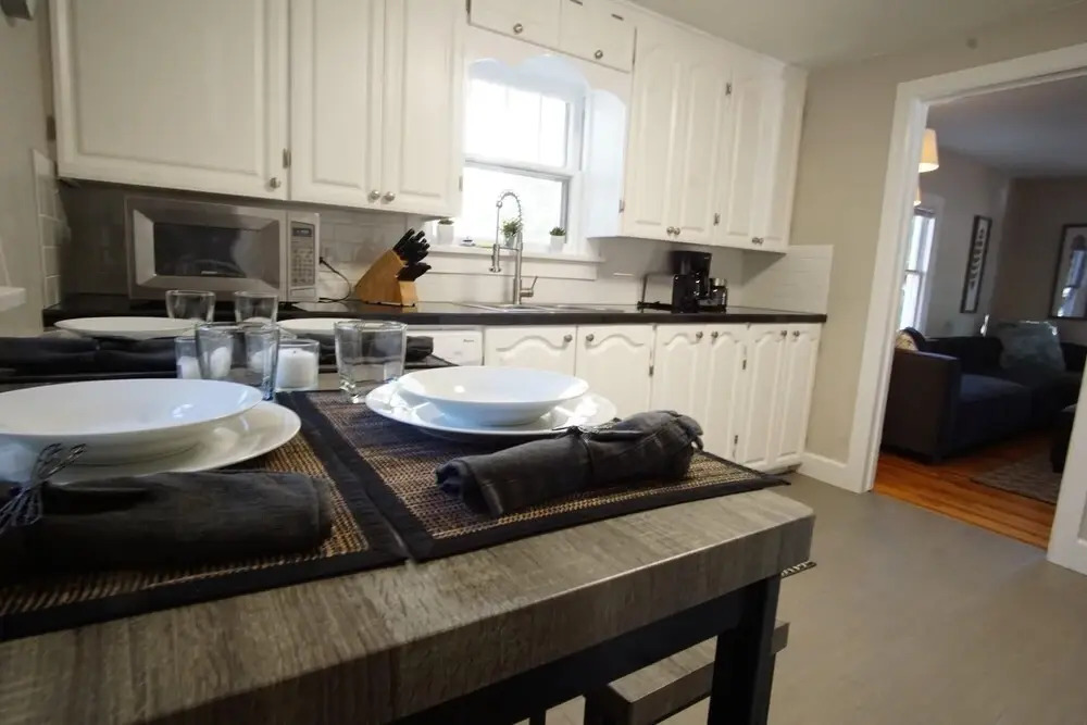 Beautiful Bungalow Next to UNC-FREE Cruiser Bikes!