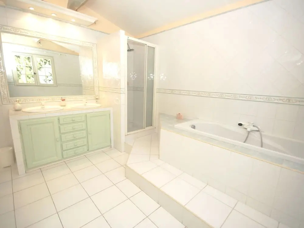 Holiday Home in Le Thor With Private Pool
