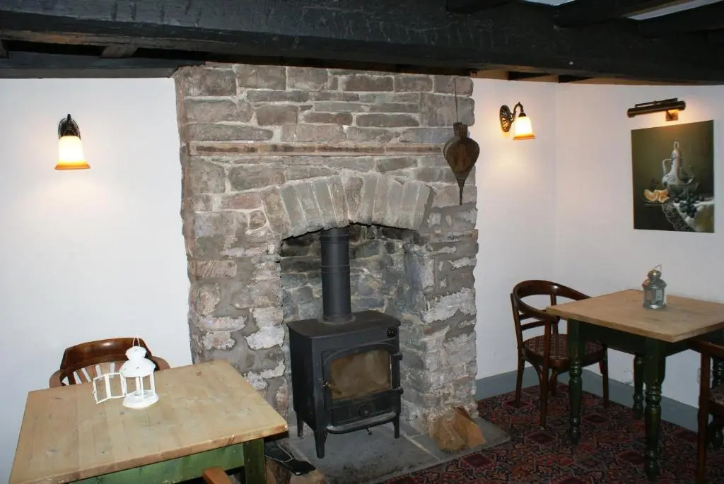 The Old Black Lion