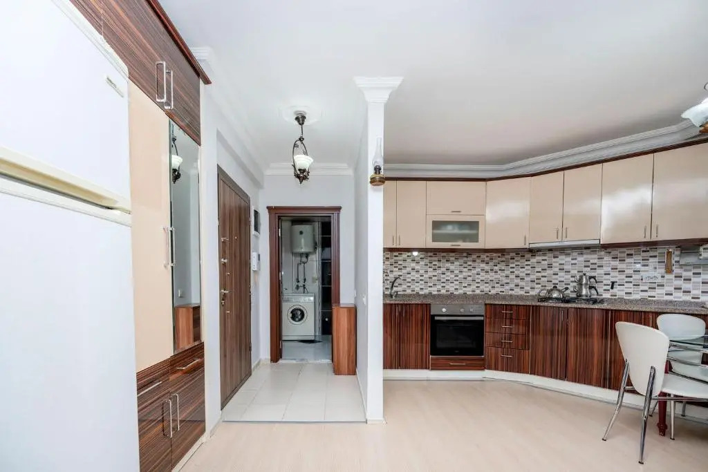 Cozy Flat with Balcony Close to Public Transportation in Konyaalti, Antalya