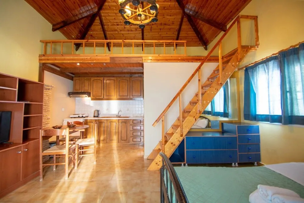 Manthos Beachfront Apartments, by ZanteWize