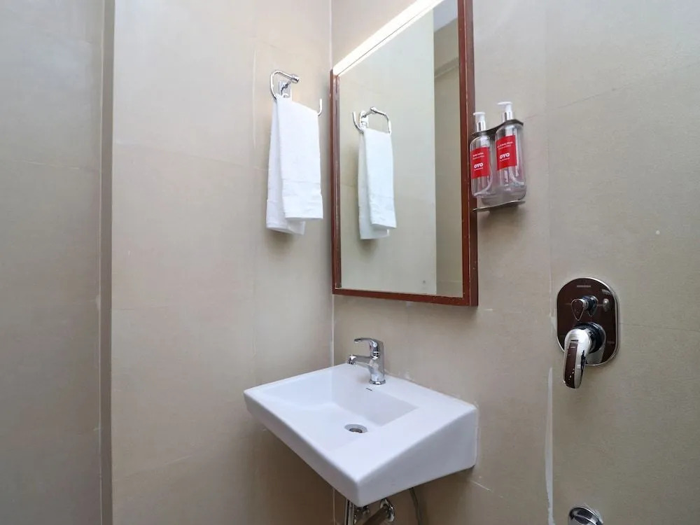 OYO Flagship 74174 Hotel Central Plaza