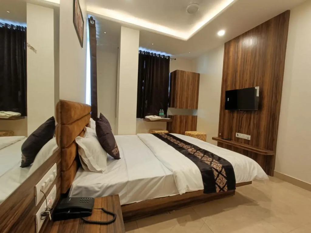 Maruti Group Of Hotels - Vrinda Inn