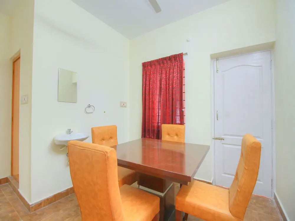 OYO 15856 Home 2BHK Near Rock Beach