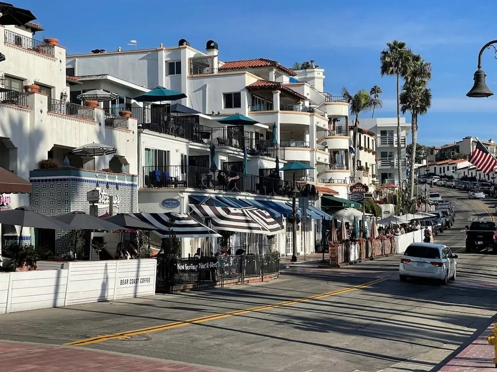 Walk to Beach - King Apt In 1 Area - AB