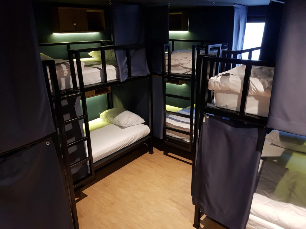 Borbaboom Phuket Poshtel & Hostel