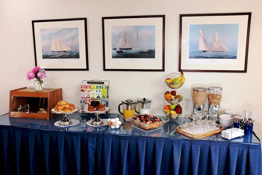 Harborside Inn
