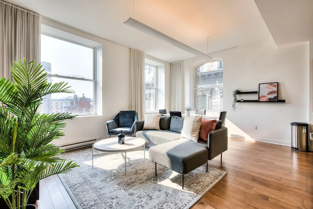 The taliane Superbe Condo 2BDR Montreal