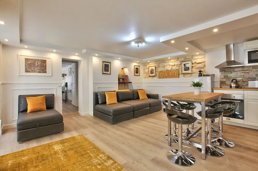 42 - Luxury Flat