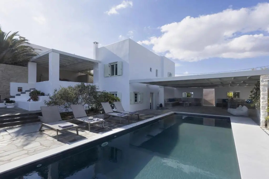 Stunning Beachfront 3BR Villa that has it ALL