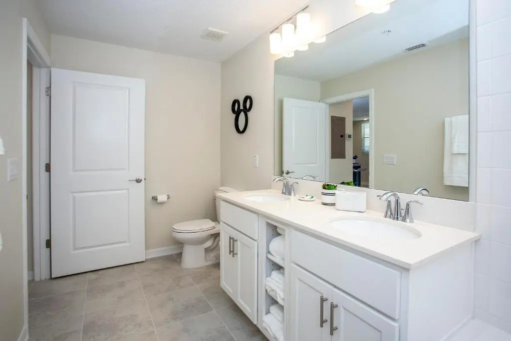 Stunning 2 Bedroom Apartment with AquaPark 304