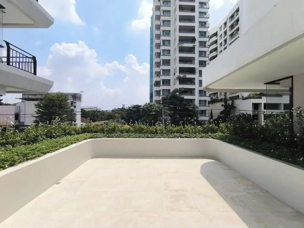Sathorn 111