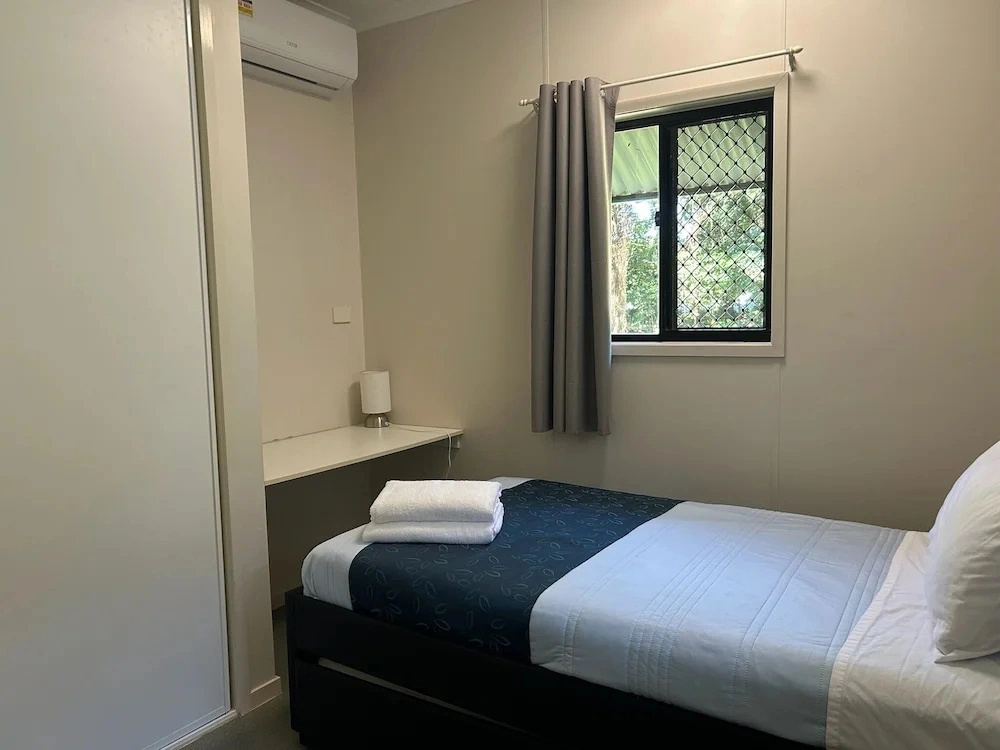 Tropical Hibiscus Caravan Park