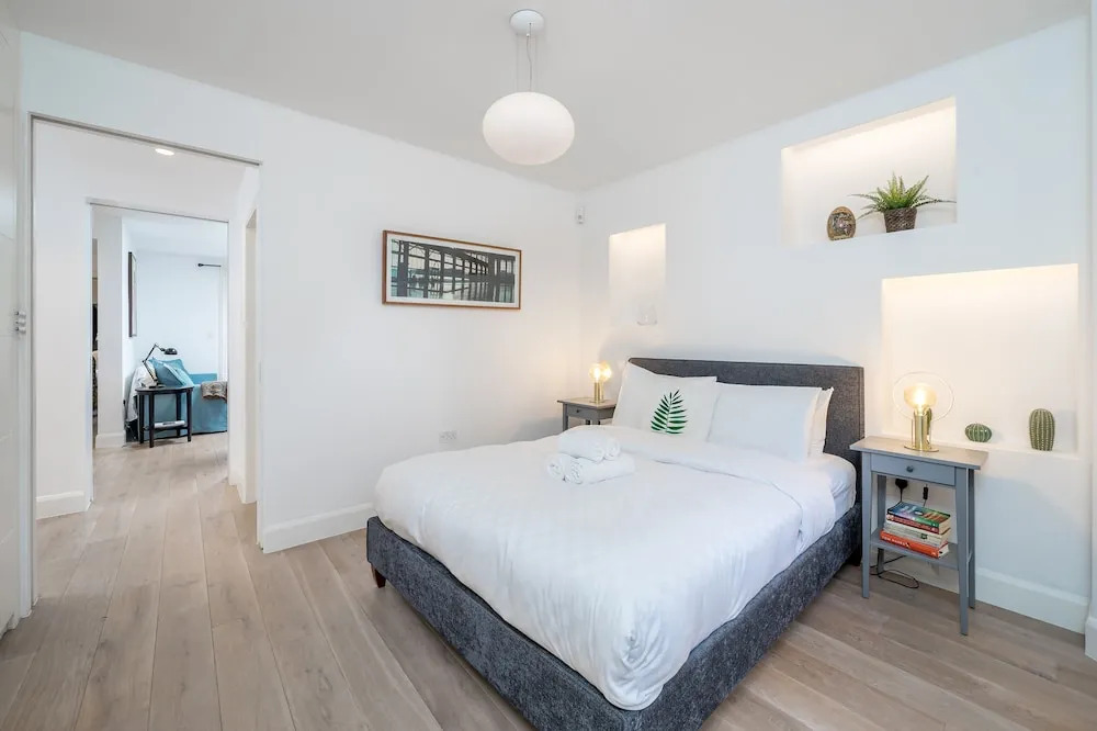 JOIVY Stylish 2-Bed Flat W/ Private Garden In Notting Hill,