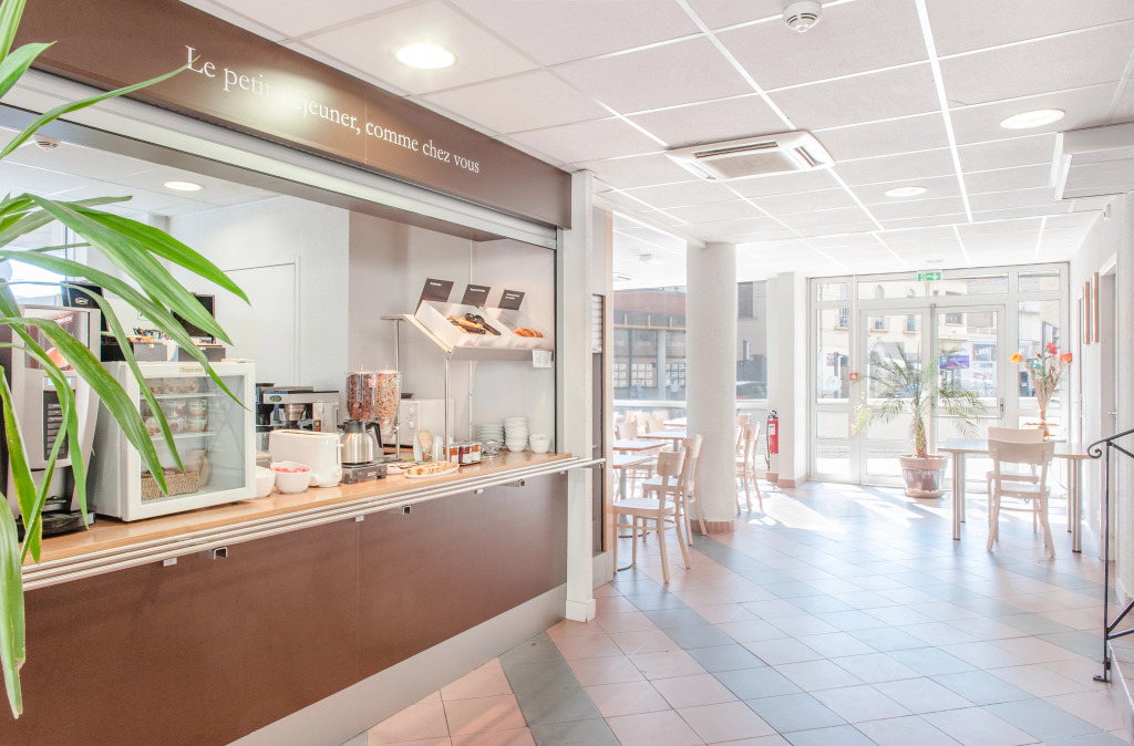 Отель B&B Nimes Centre Arène