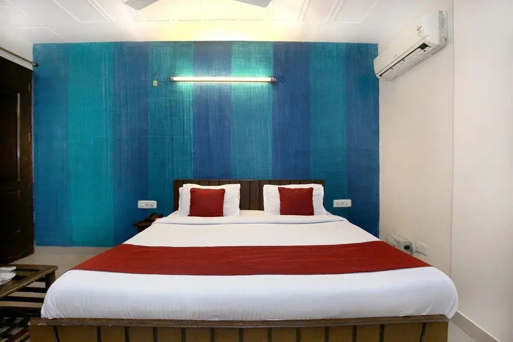 OYO 6366 Grand Regal Hotel