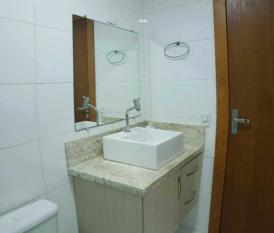 Excelente apto 3 quartos em Bombas, 100 metros do mar e 2 vagas de garagem