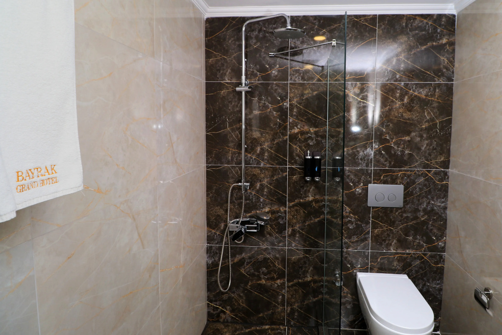 Bayrak Grand Hotel
