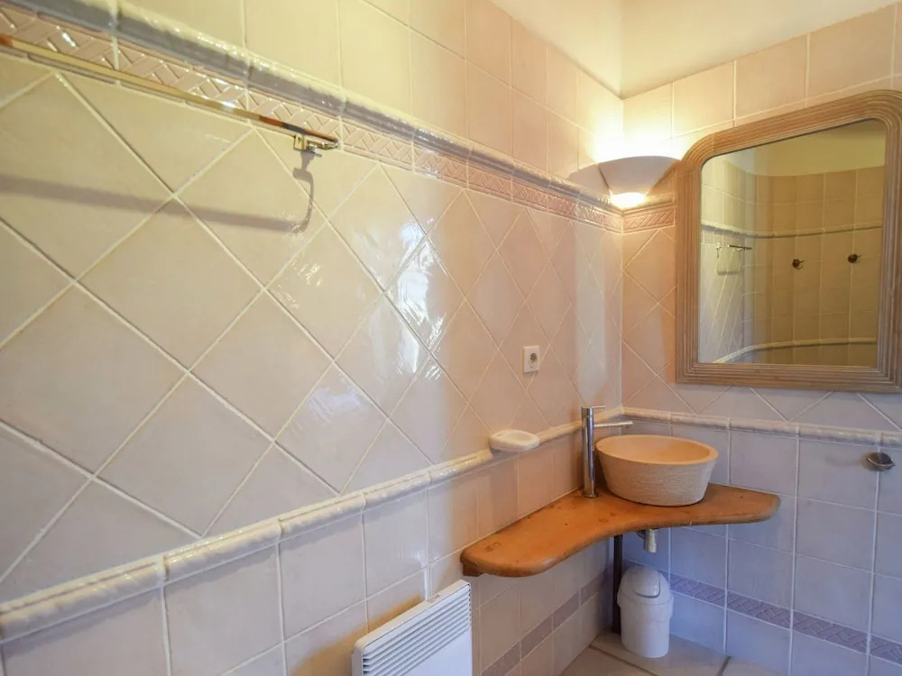 Elegant Villa in Saint-medard