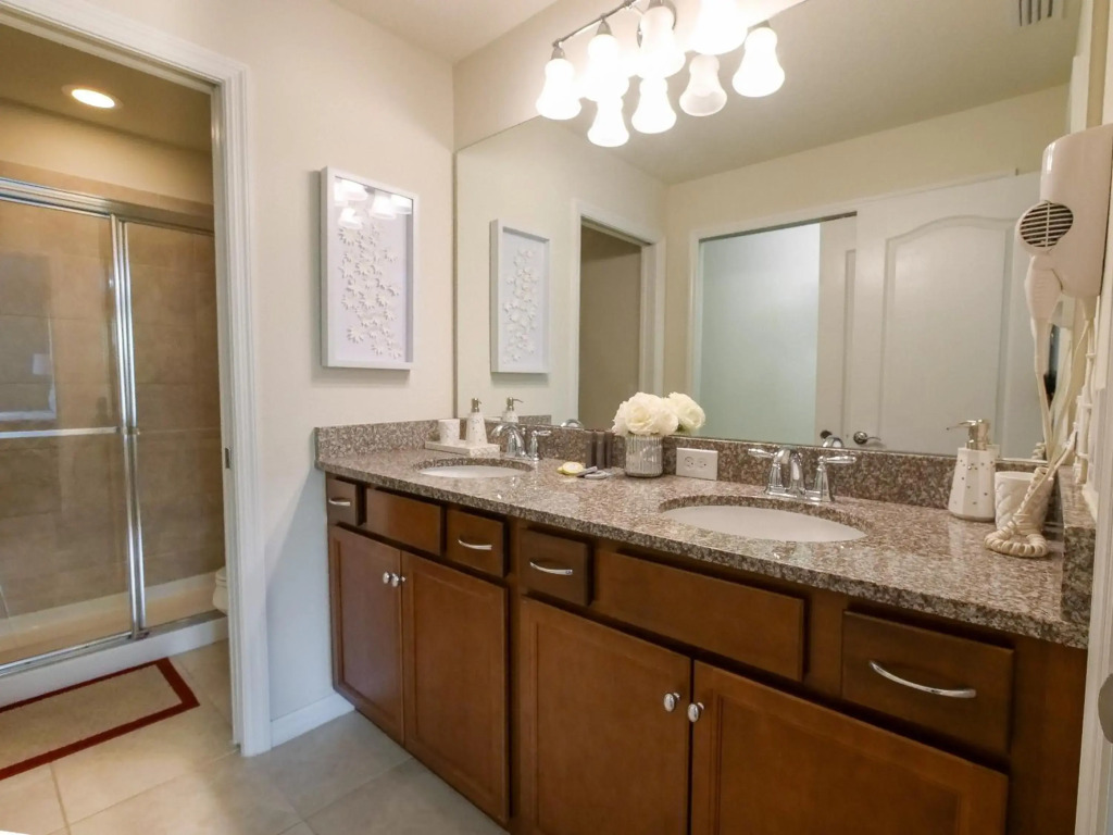 5Br 5Bath Townhome Pool BBQ 13min Disney 2260ft