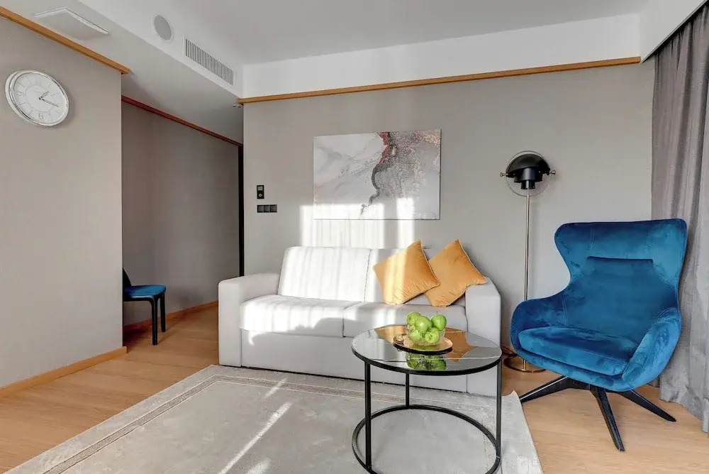 Deo Plaza Apartments