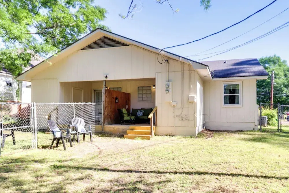 Walk to Dining & Shops: Dtwn Brookhaven Home!