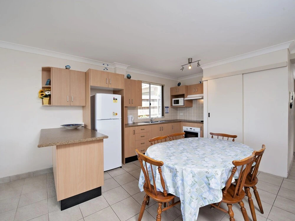 Sunset Towers,  Unit 6/25 Donald Street