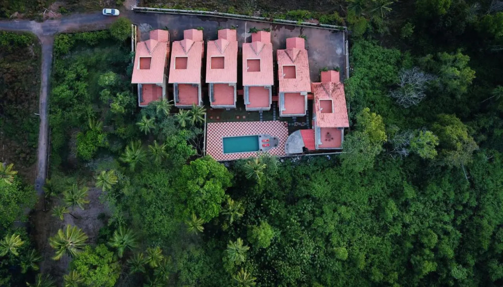 TreeHouse Blue, Hotel & Villas