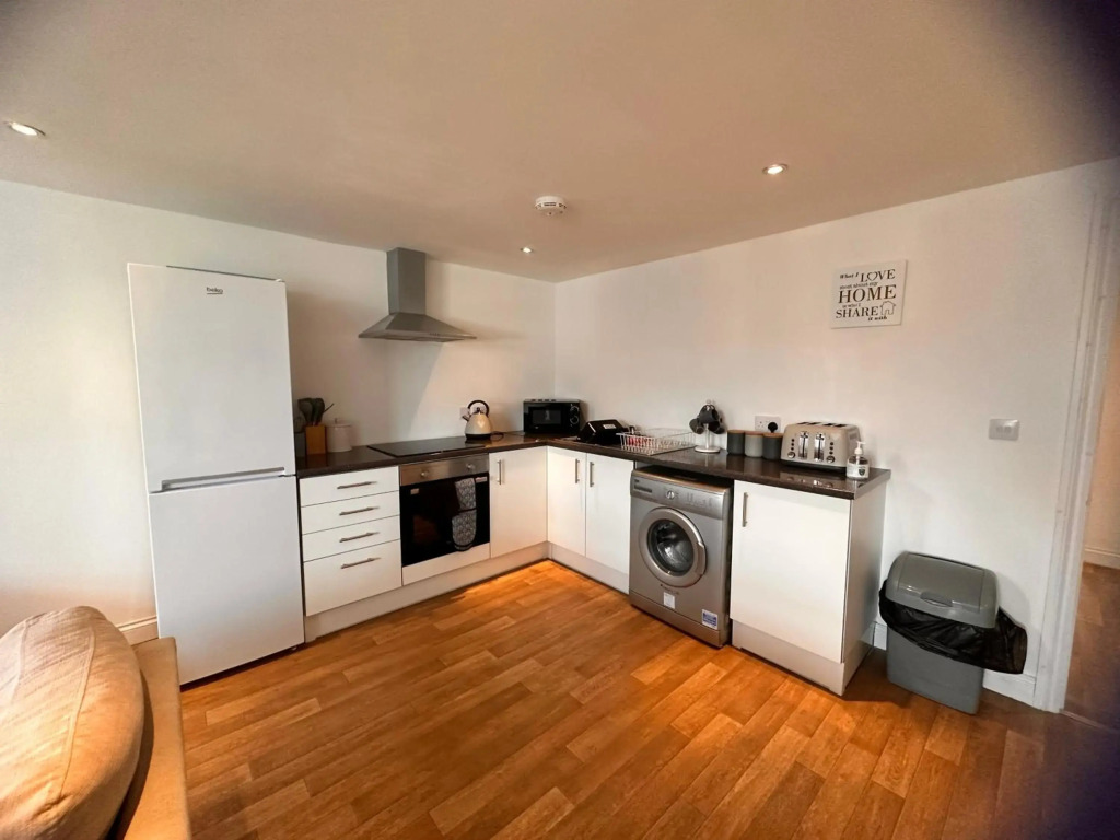 joe kelly buildings flat four sleeps 2
