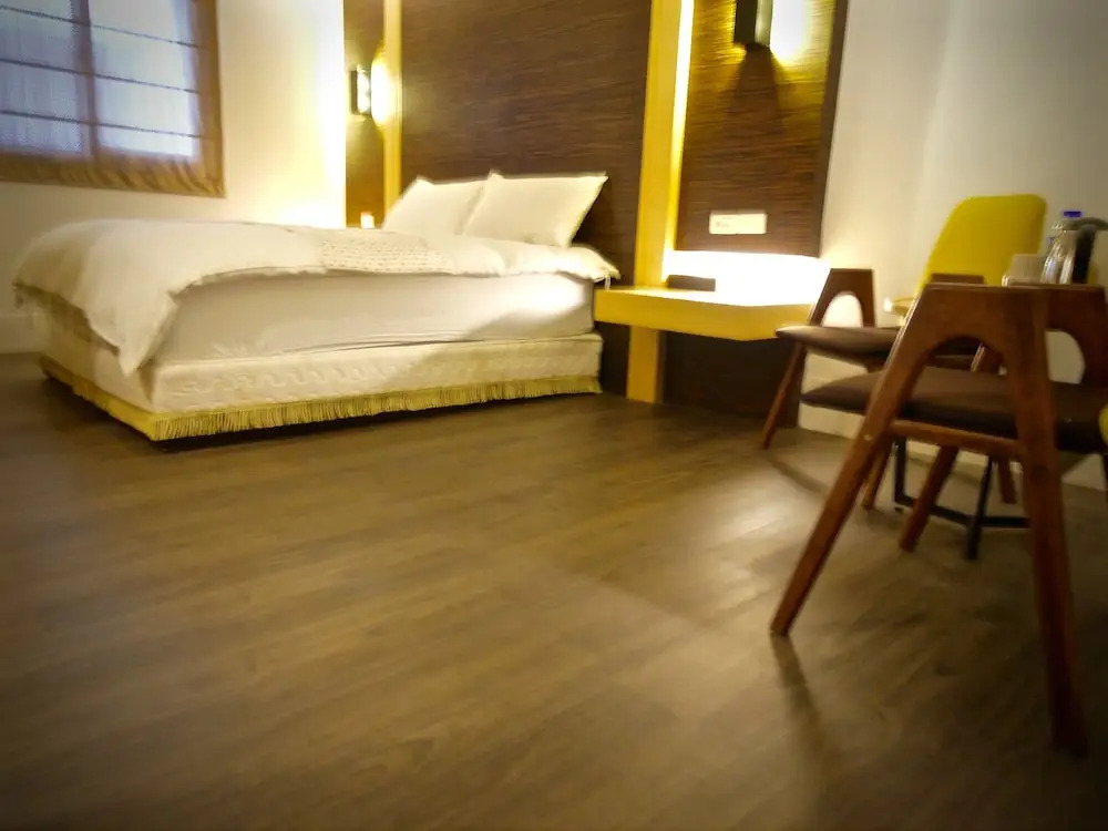 Big City Small House Homestay