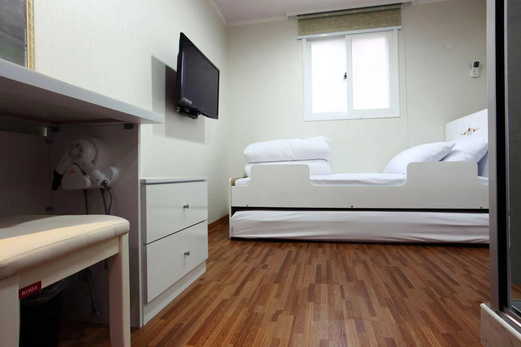 Chloe Guest House