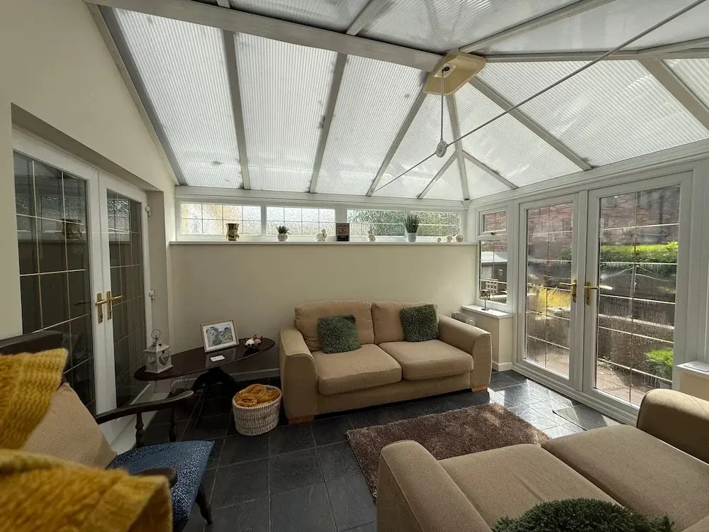 3 Bed House - Sleeps 6 - Parking - Garden - WIfi