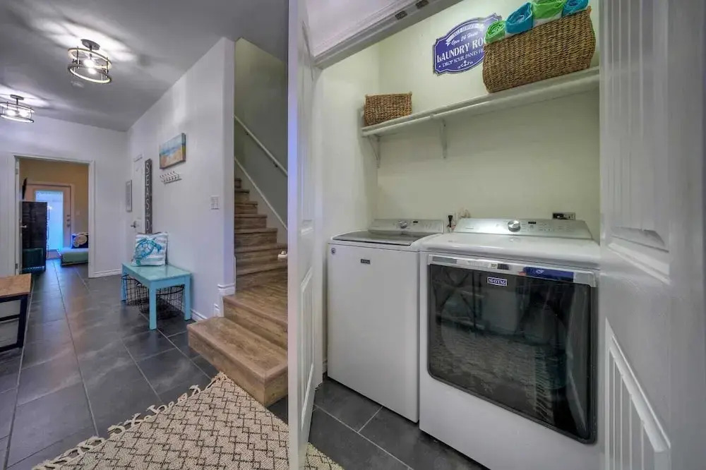 Sleeps 23, 2 Beachside Homes Resort Pool, Walk to the Beach, Balcony + Yard