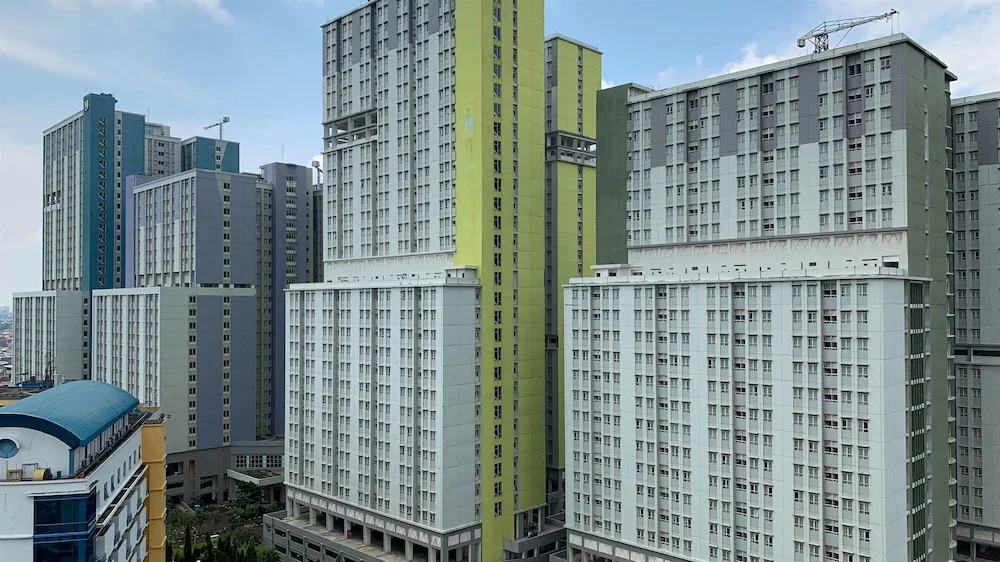 Cozy and Nice 2BR Apartment at Maple Park Sunter By Travelio
